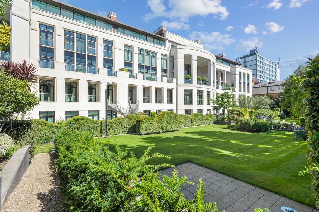 prestigious 841m² apartment for sale in london england5.jpg